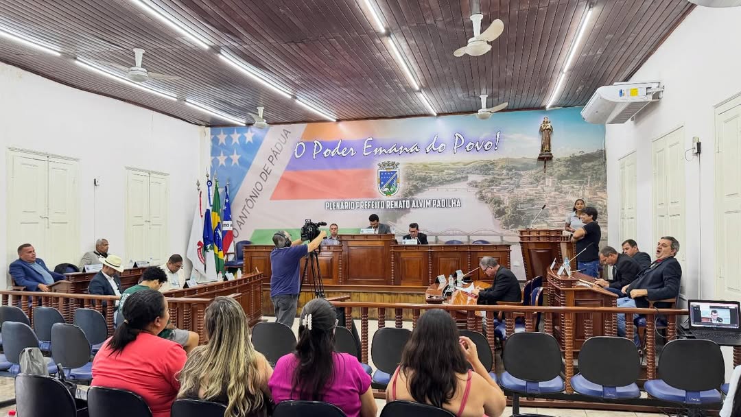 Câmara Municipal de Pádua delibera sobre infraestrutura, homenagens e serviços urbanos