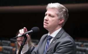 Câmara dos Deputados aprova fim do sigilo em gastos de viagens oficiais de autoridades