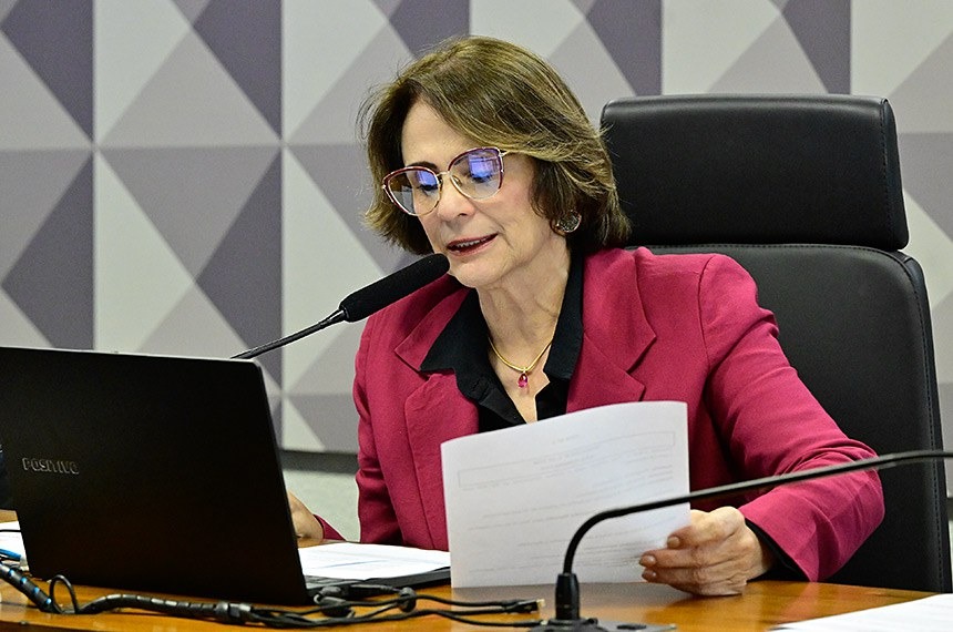 Comissão do Senado aprova projeto que reconhece profissão de cuidador de pessoas com deficiência