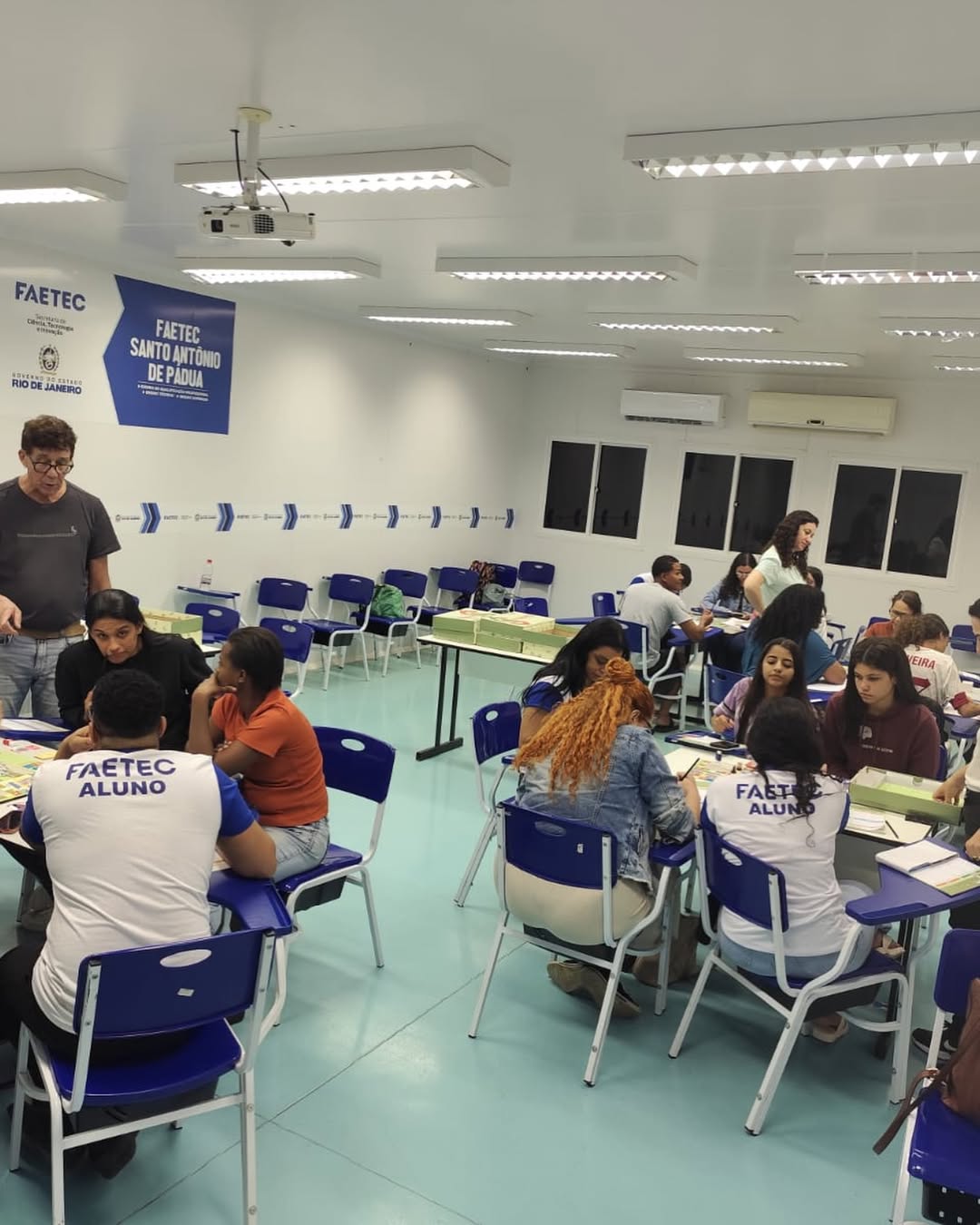 Faetec de Santo Antônio de Pádua promove Aulão de Educação Financeira para alunos de cursos profissionalizantes