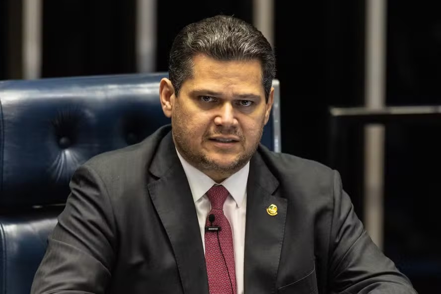 PEC do fim da escala 6×1 tem tramitação paralisada no Senado