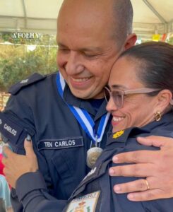 Tenente Carlos Sentinela recebe a Medalha Tiradentes em cerimônia em Santo Antônio de Pádua